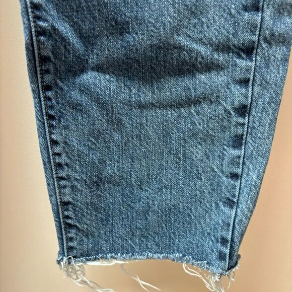 Uniqlo stonewash relaxed tapered mid rise distressed jeans woman’s size 24 - Picture 7 of 8